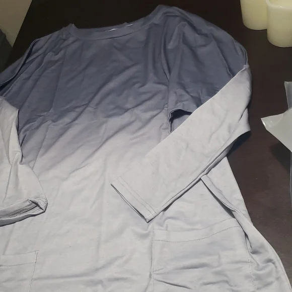 S  left🖤🤍New boutique ombre tunic - Picture 5 of 10